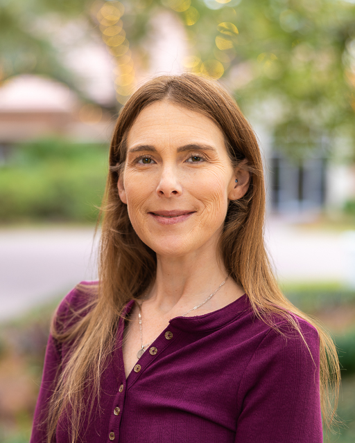 Lindsay Allen Headshot