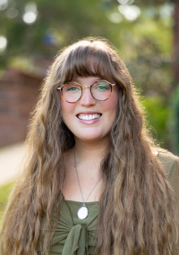 Olivia McKenzie Headshot