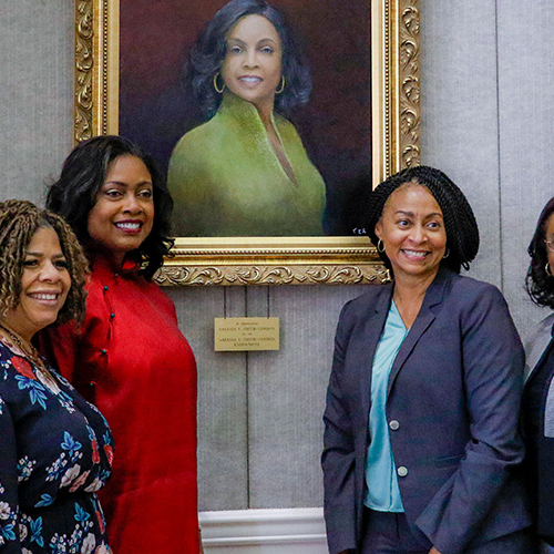 Hovik Arakelian and Salesia Smith-Gordon unveil Smith-Gordon's portrait